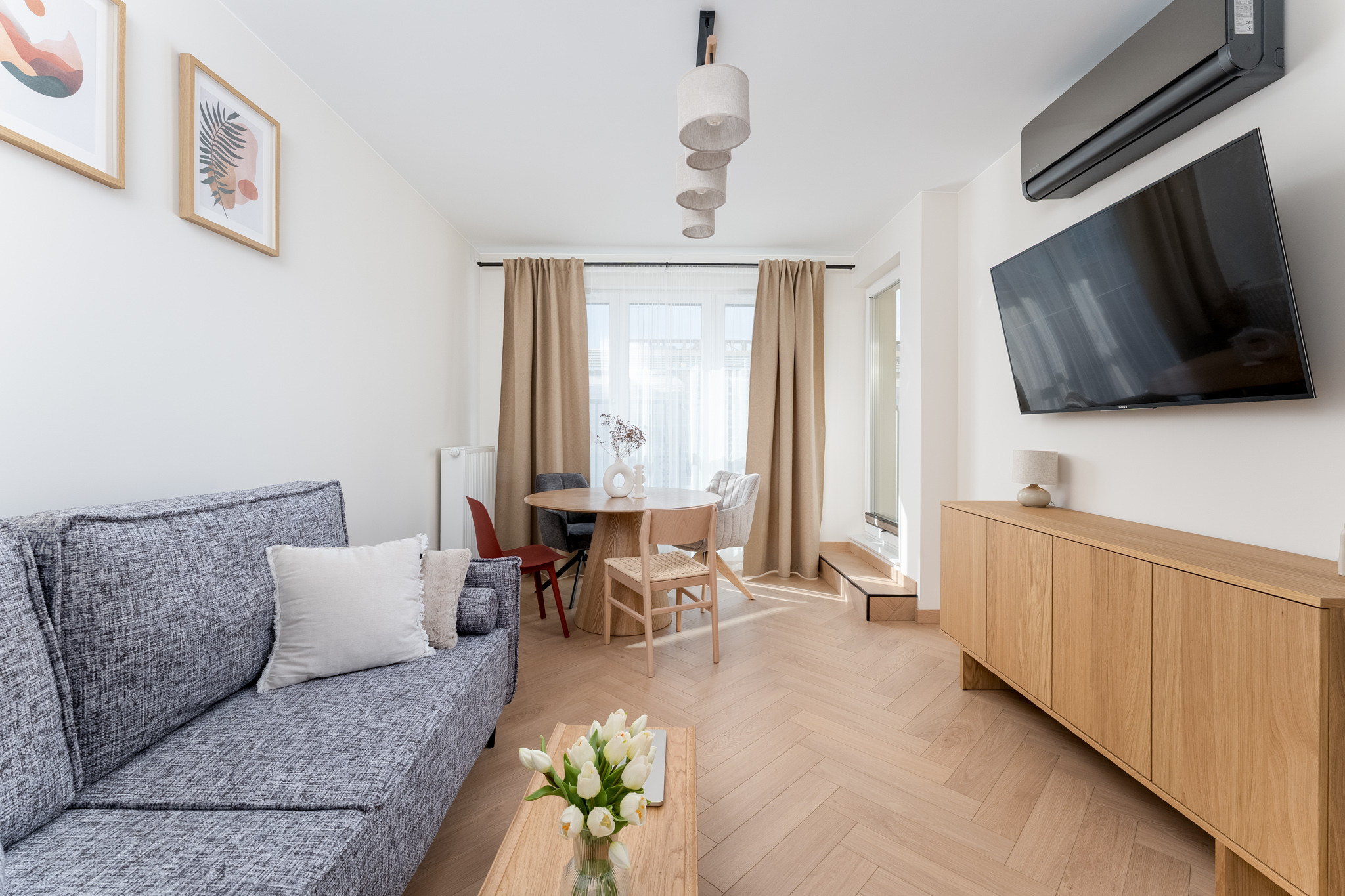 salon z jadalnią w mieszkaniu do wynajęcia w Wieliczce os. Solne