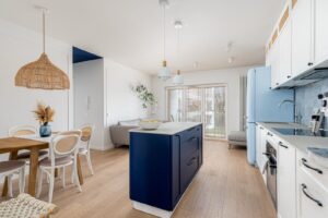 Przestrzeń dzienna z designerskim wykończeniem i klimatyzacją, mieszkanie premium Wieliczka