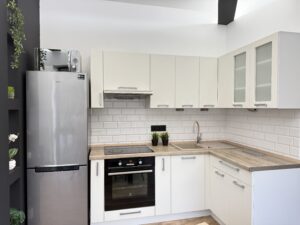 kuchnia w mieszkaniu Myslenice Zarabie w pelni wyposazone Livio