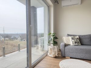 balkon z widokiem na zielen mieszkanie Verde Krakow Livio