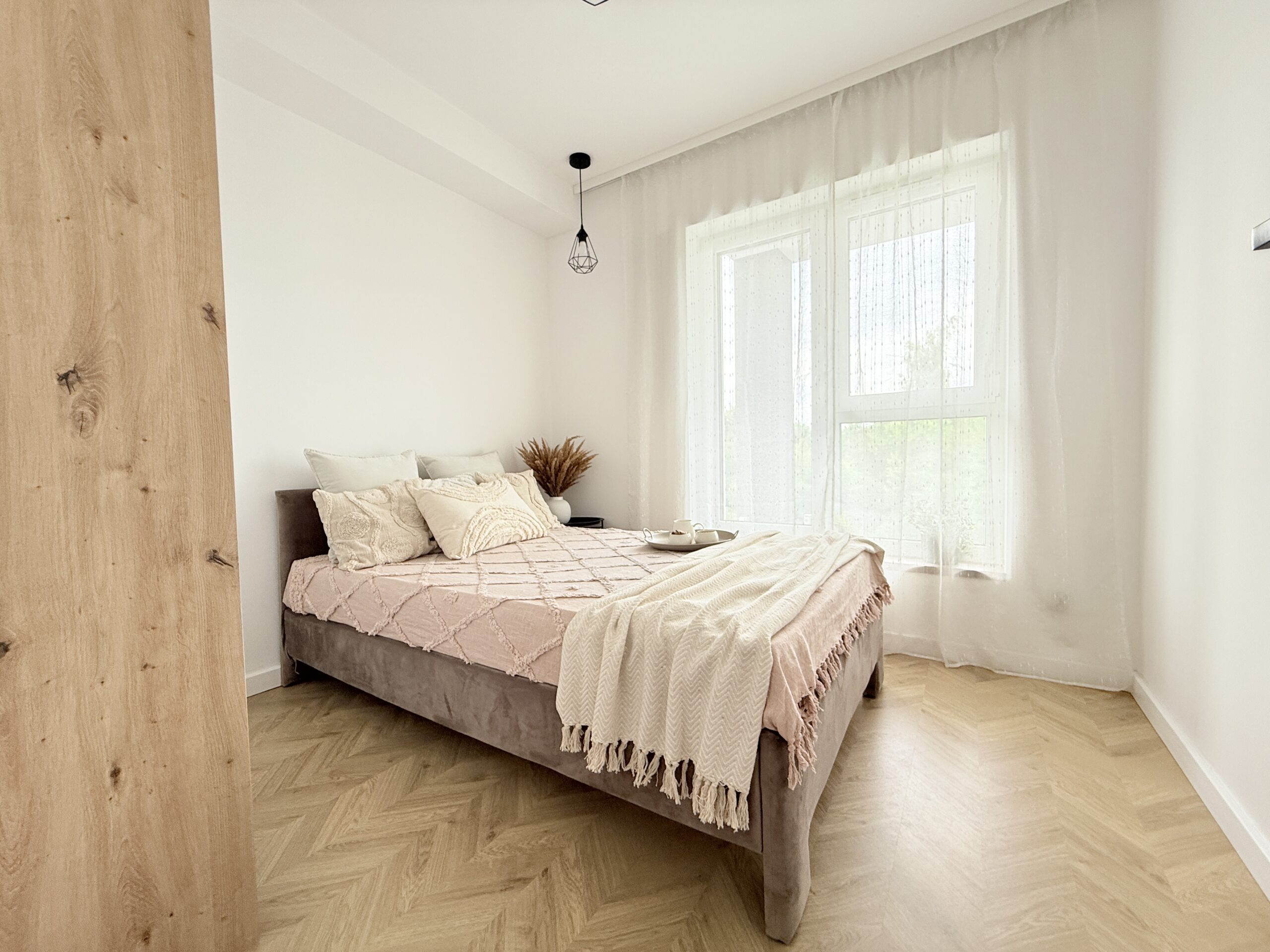 jasny salon z czescia jadalniana mieszkanie Wieliczka okolice Krakowa