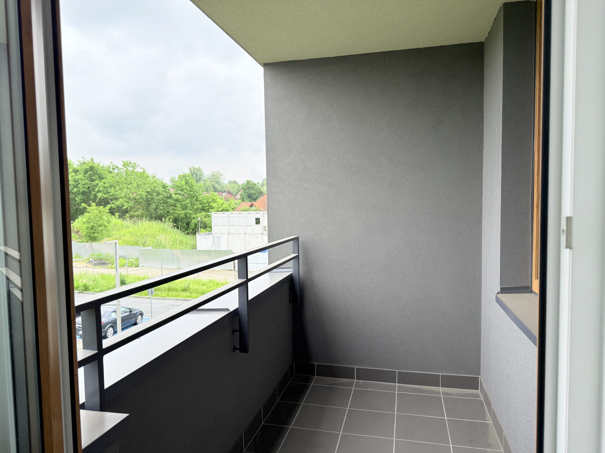balkon z widokiem na zieleń mieszkanie Ruczaj Kraków wynajem najem