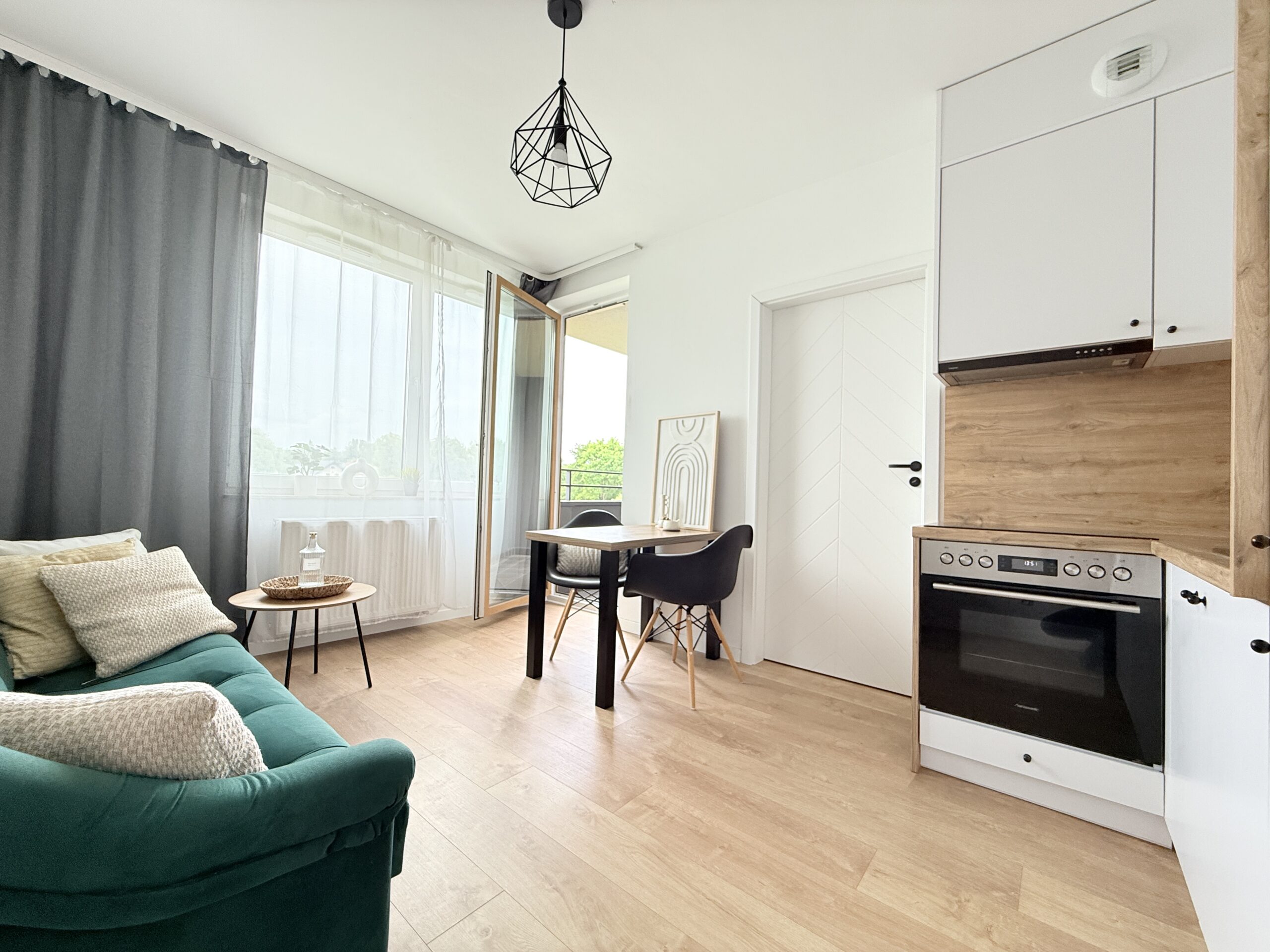 mieszkanie 32 m² Kraków Ruczaj ul. dr Jana Piltza salon z aneksem kuchennym