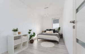 przytulna sypialnia mieszkanie na sprzedaż w Krakowie nowoczesna nieruchomość na ostatnim pietrze z widokiem widokowe mieszkanie Kraków Prokocim ul. Polonijna nieruchomość Kraków